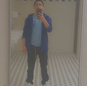 Meet your Posher, Javier